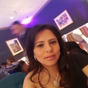 Meet your Posher, Roxana